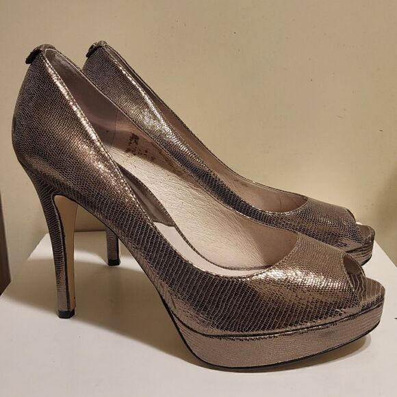 Michael Kors "York" Bronze Metallic Leather Peeptoe Platform Pumps Sz.8.5 $145 - Picture 2 of 9